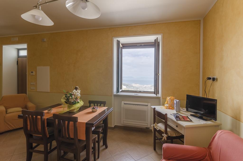 Al Casale Dei Nonni Bed & Breakfast Laureana Cilento Exterior photo